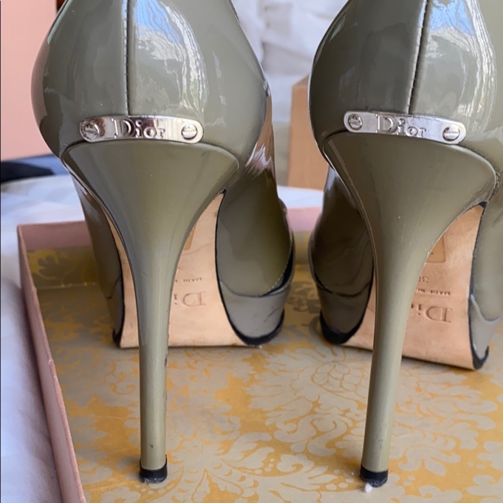 Shoes - Picture 3 of 4
